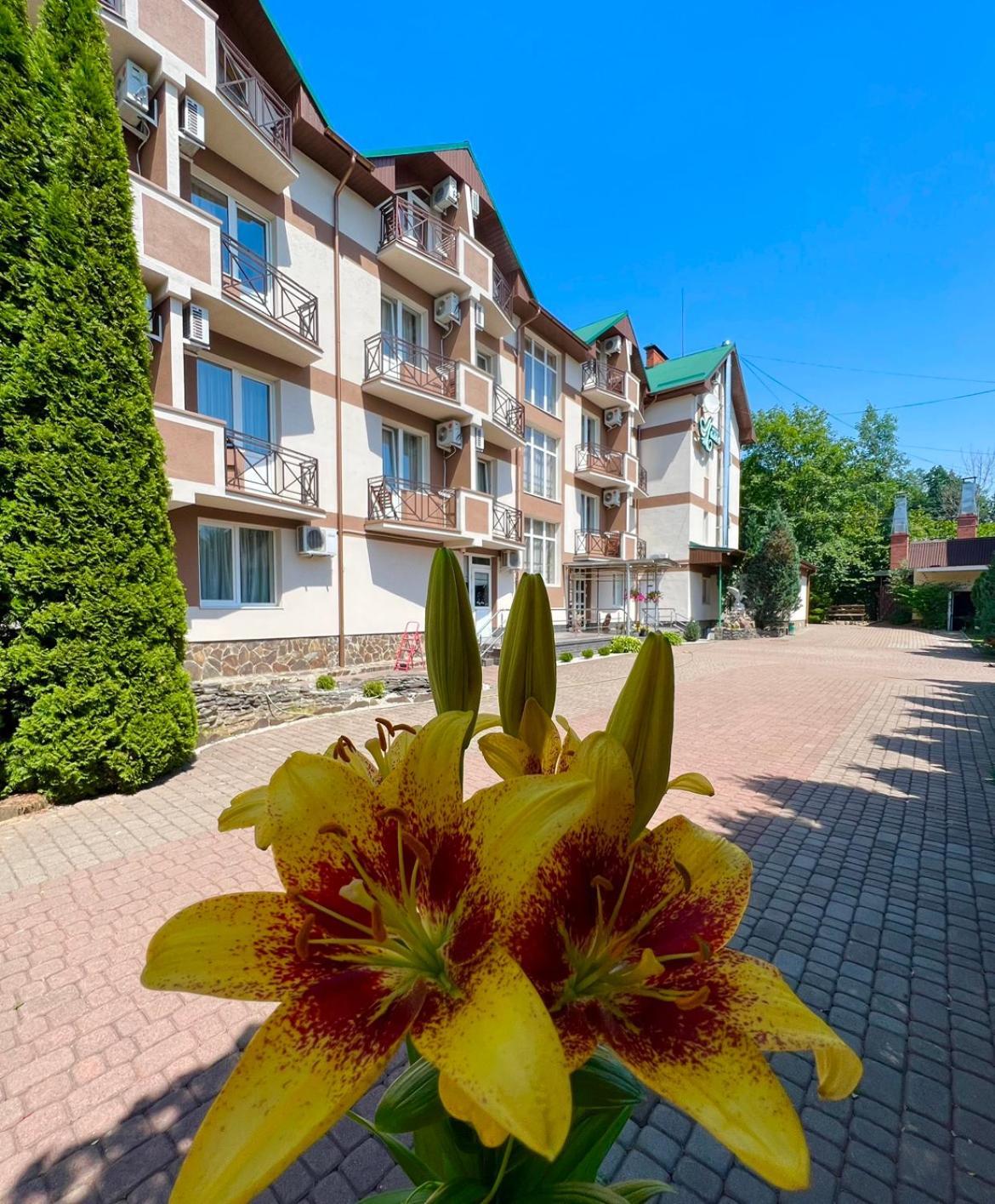 Lileya Hotel Polyana  Exterior foto