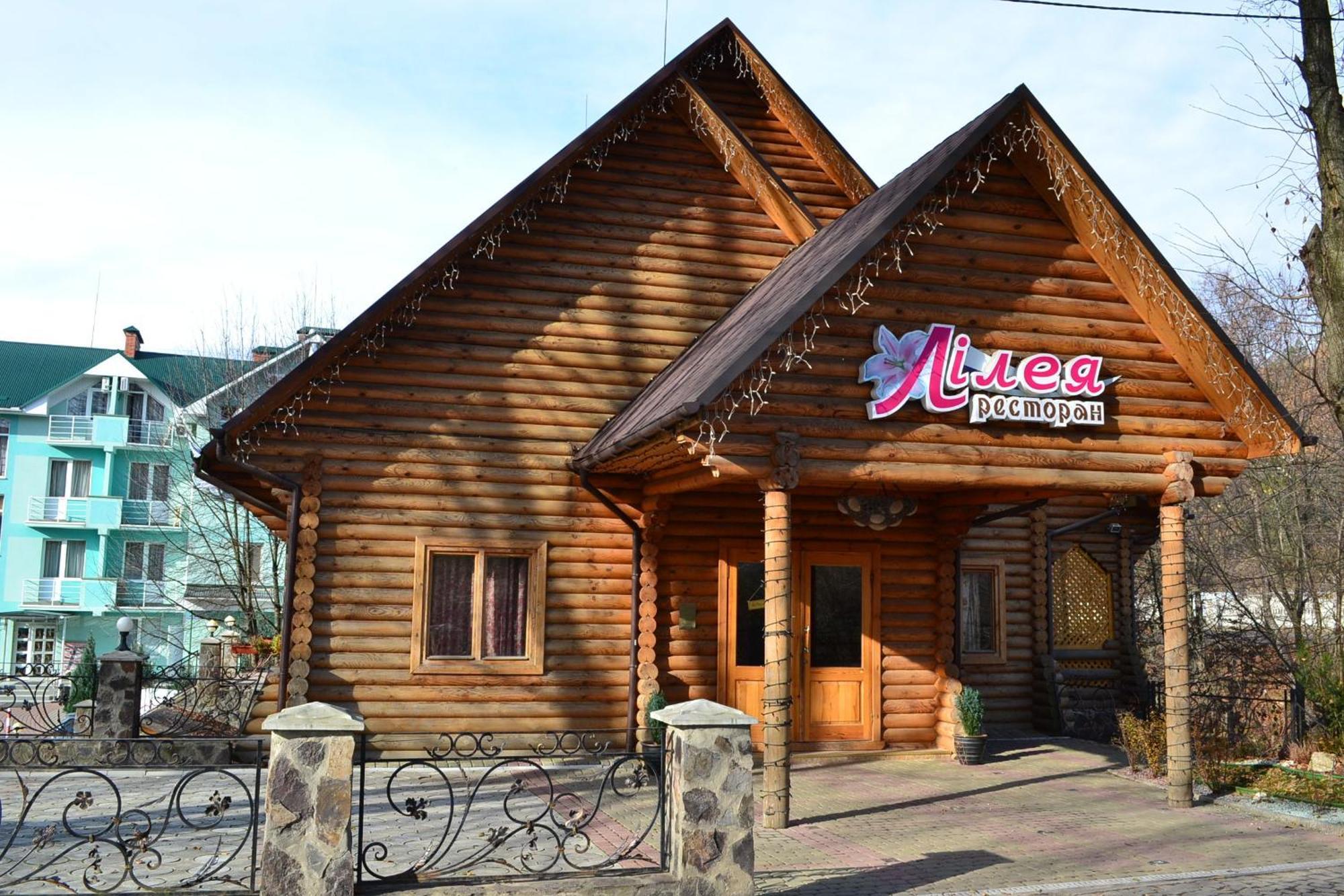 Lileya Hotel Polyana  Exterior foto